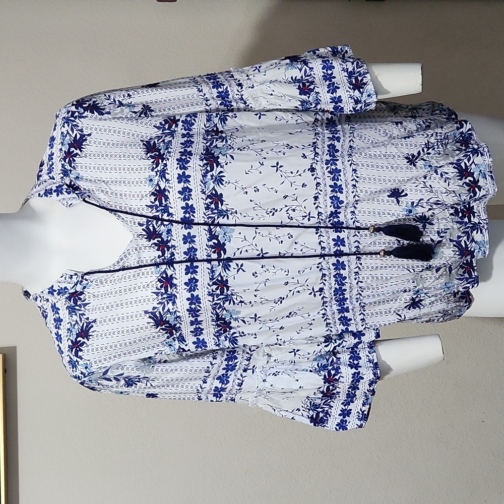 C Est 1946 Blue Floral Top Sz XS